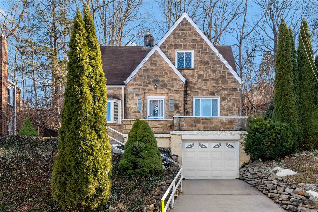 365 Olancha Ave Ave, Brentwood, Pennsylvania image 1