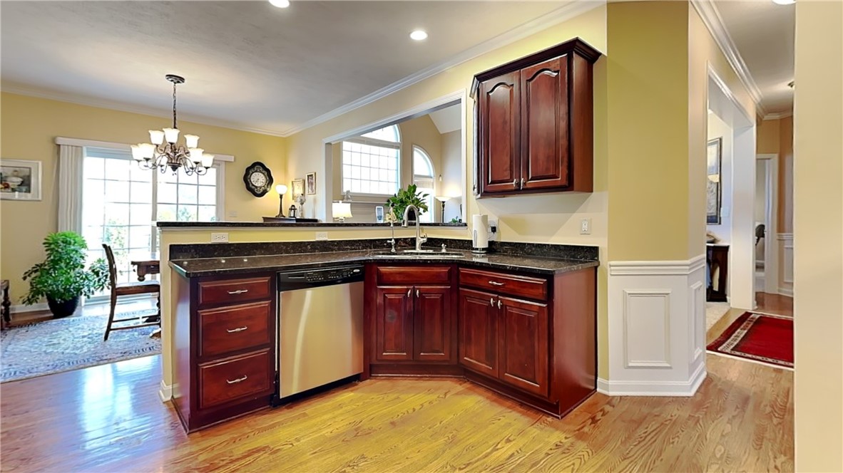 Ohio Twp, Pennsylvania 15143, United States, 4 Bedrooms Bedrooms, ,4 BathroomsBathrooms,Residential,Contingent,92008