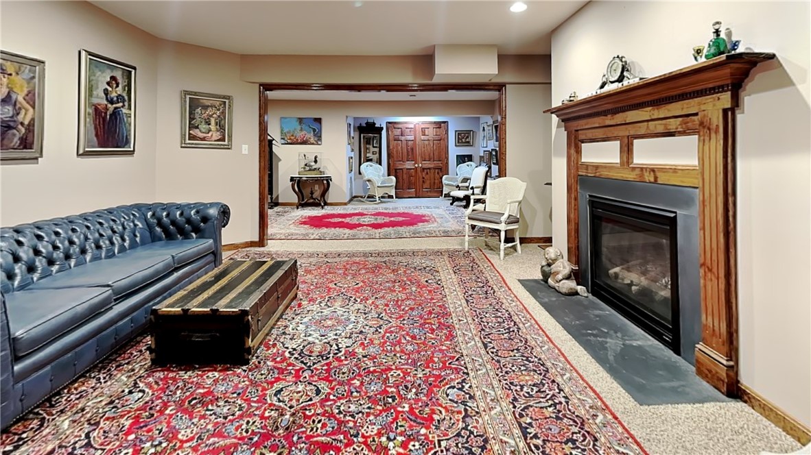 Ohio Twp, Pennsylvania 15143, United States, 4 Bedrooms Bedrooms, ,4 BathroomsBathrooms,Residential,Contingent,92008