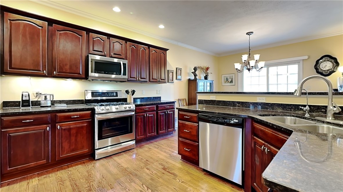 Ohio Twp, Pennsylvania 15143, United States, 4 Bedrooms Bedrooms, ,4 BathroomsBathrooms,Residential,Contingent,92008