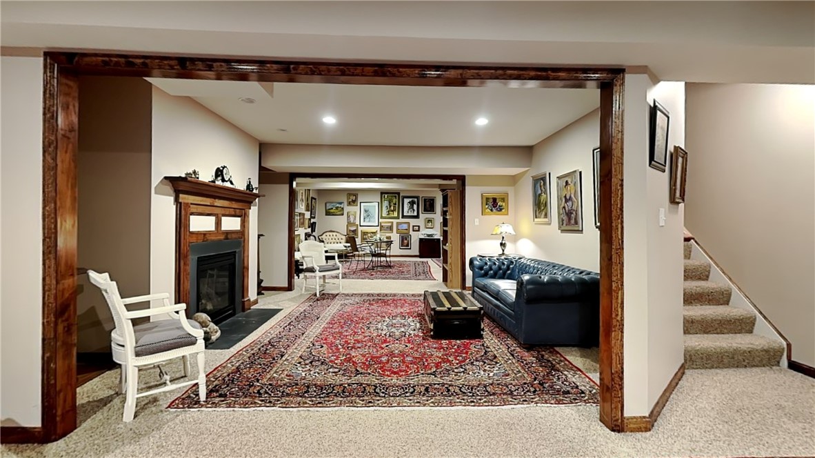 Ohio Twp, Pennsylvania 15143, United States, 4 Bedrooms Bedrooms, ,4 BathroomsBathrooms,Residential,Contingent,92008