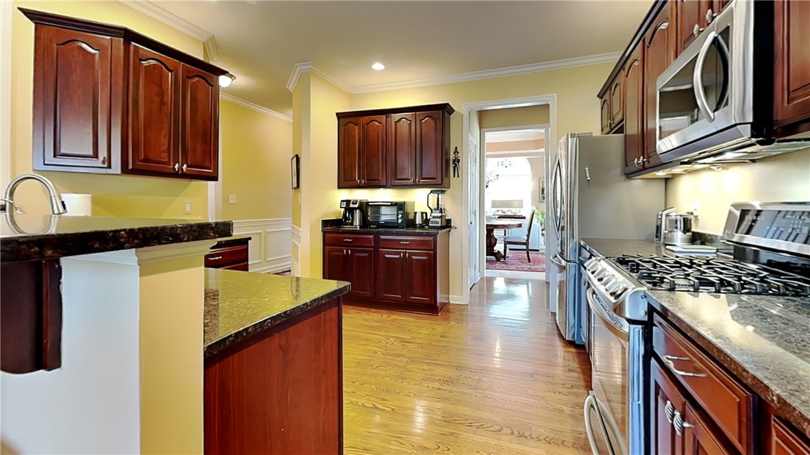 Ohio Twp, Pennsylvania 15143, United States, 4 Bedrooms Bedrooms, ,4 BathroomsBathrooms,Residential,Contingent,92008