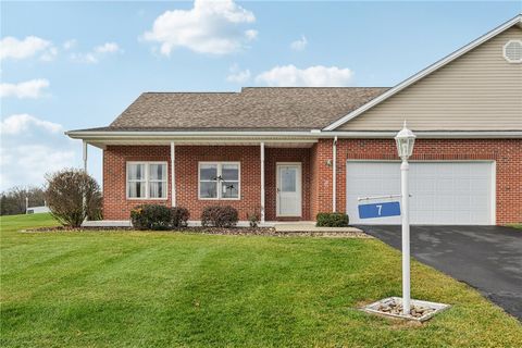 Photo of 7 Quail Ln, New Wilmington, PA 16142 (MLS # 1732155)