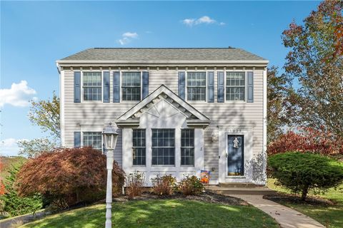 Photo of 1023 Woodridge Dr, Canonsburg, PA 15317 (MLS # 1727589)