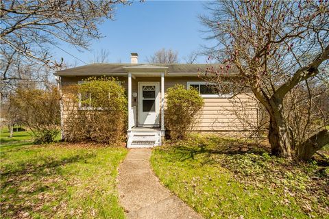Photo of 2497 Victoria Dr, Allison Park, PA 15101 (MLS # 1747980)