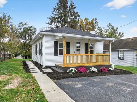 Photo of 509 Elm St, Canonsburg, PA 15317 (MLS # 1727051)