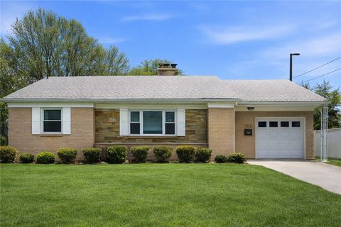 Photo of 2129 Admiral St, Aliquippa, PA 15001 (MLS # 1739323)