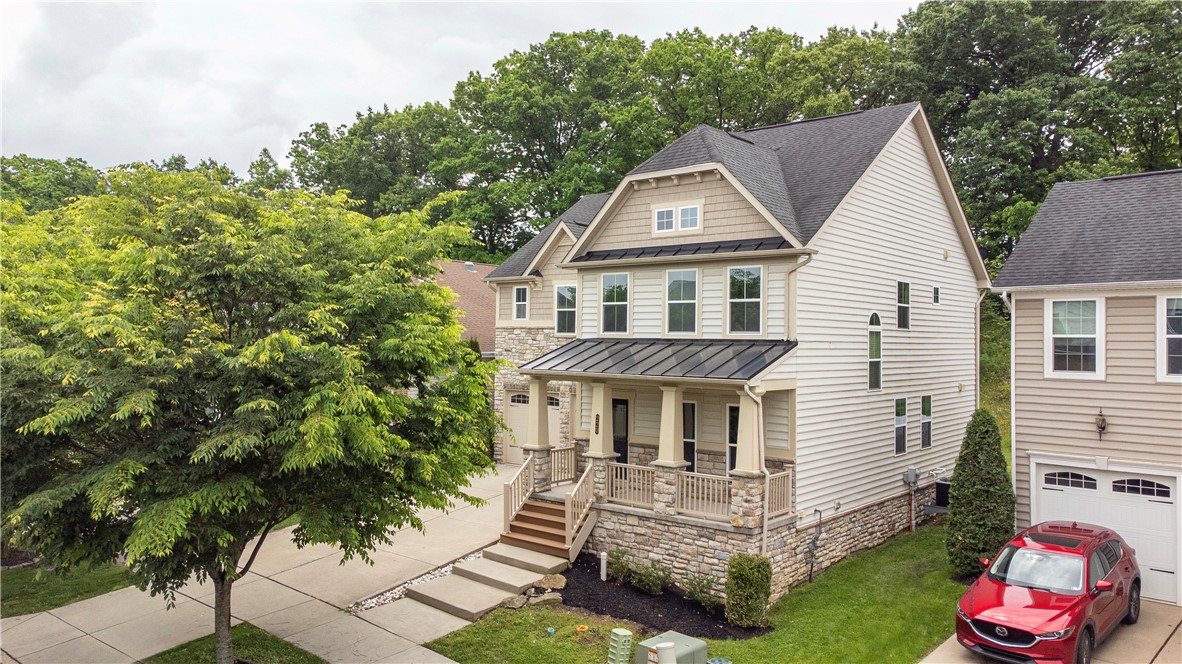 220 Boardwalk Dr