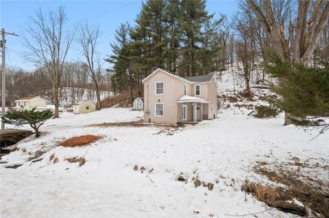 Photo of 3005 Walton Rd, Finleyville, PA 15332 (MLS # 1740943)