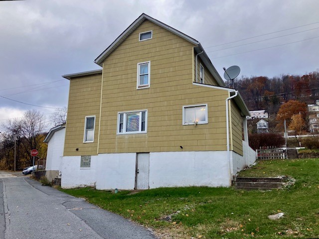 Johnstown, Pennsylvania 15902, United States, 5 Bedrooms Bedrooms, ,2 BathroomsBathrooms,Residential,Active,242106