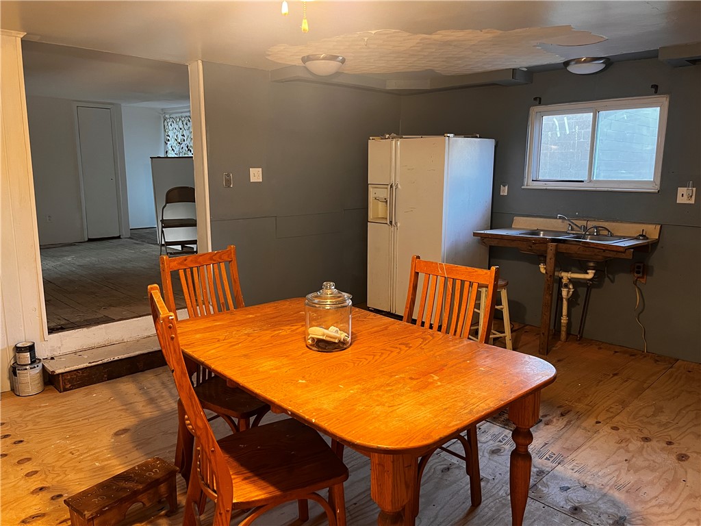 Houston, Pennsylvania 15342, United States, 2 Bedrooms Bedrooms, ,1 BathroomBathrooms,Residential,Active,255033