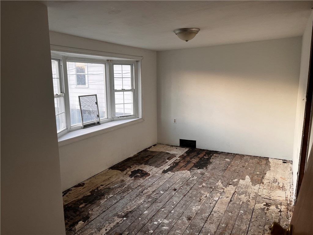 Houston, Pennsylvania 15342, United States, 2 Bedrooms Bedrooms, ,1 BathroomBathrooms,Residential,Active,255033