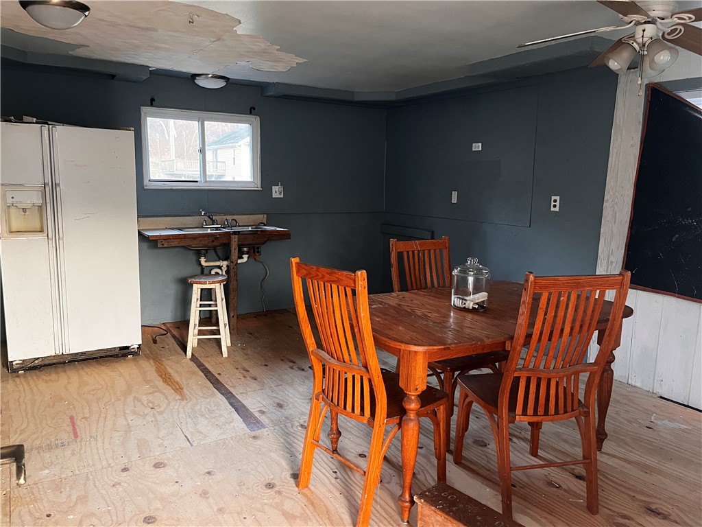 Houston, Pennsylvania 15342, United States, 2 Bedrooms Bedrooms, ,1 BathroomBathrooms,Residential,Active,255033