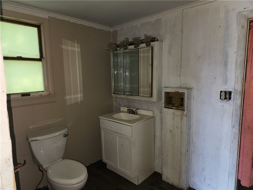 New Castle, Pennsylvania 16101, United States, 4 Bedrooms Bedrooms, ,2 BathroomsBathrooms,Residential,Pending,176269