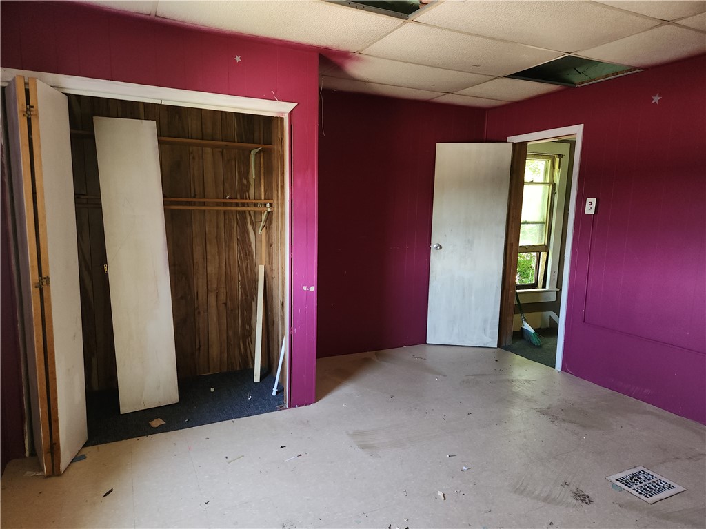 New Castle, Pennsylvania 16101, United States, 4 Bedrooms Bedrooms, ,2 BathroomsBathrooms,Residential,Pending,176269