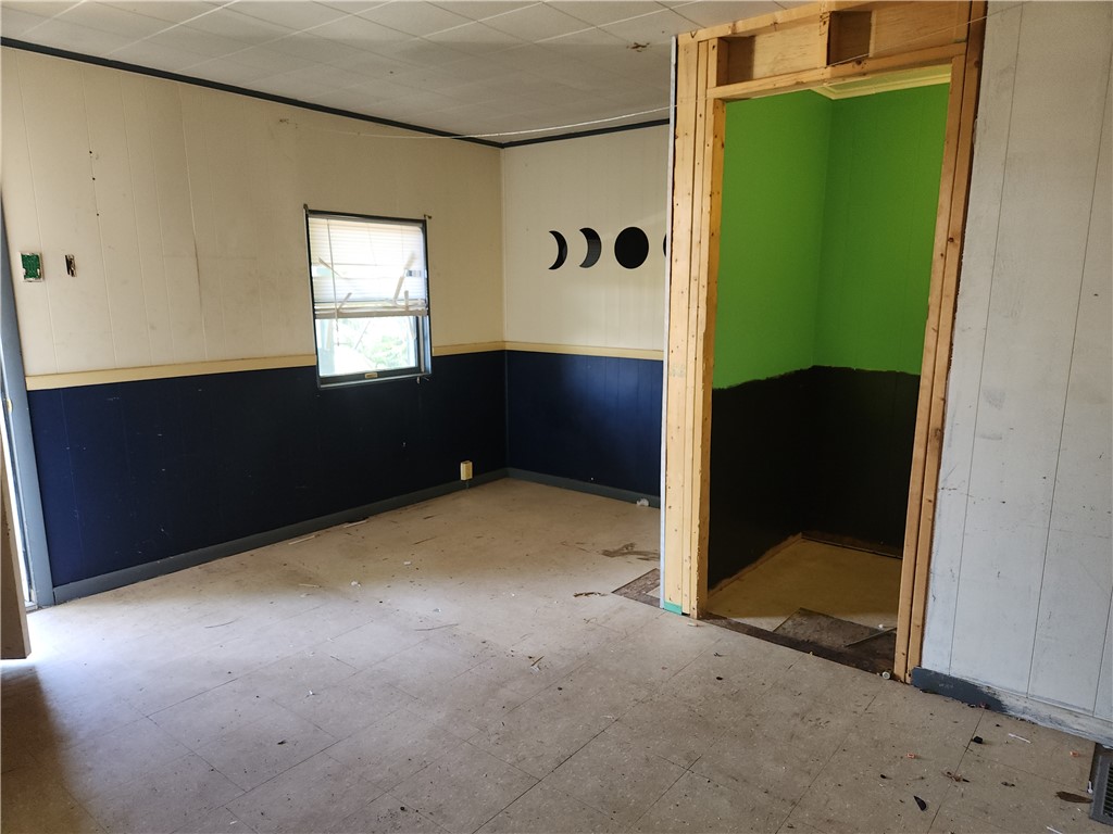 New Castle, Pennsylvania 16101, United States, 4 Bedrooms Bedrooms, ,2 BathroomsBathrooms,Residential,Pending,176269