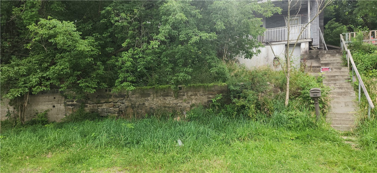 New Castle, Pennsylvania 16101, United States, 4 Bedrooms Bedrooms, ,2 BathroomsBathrooms,Residential,Pending,176269