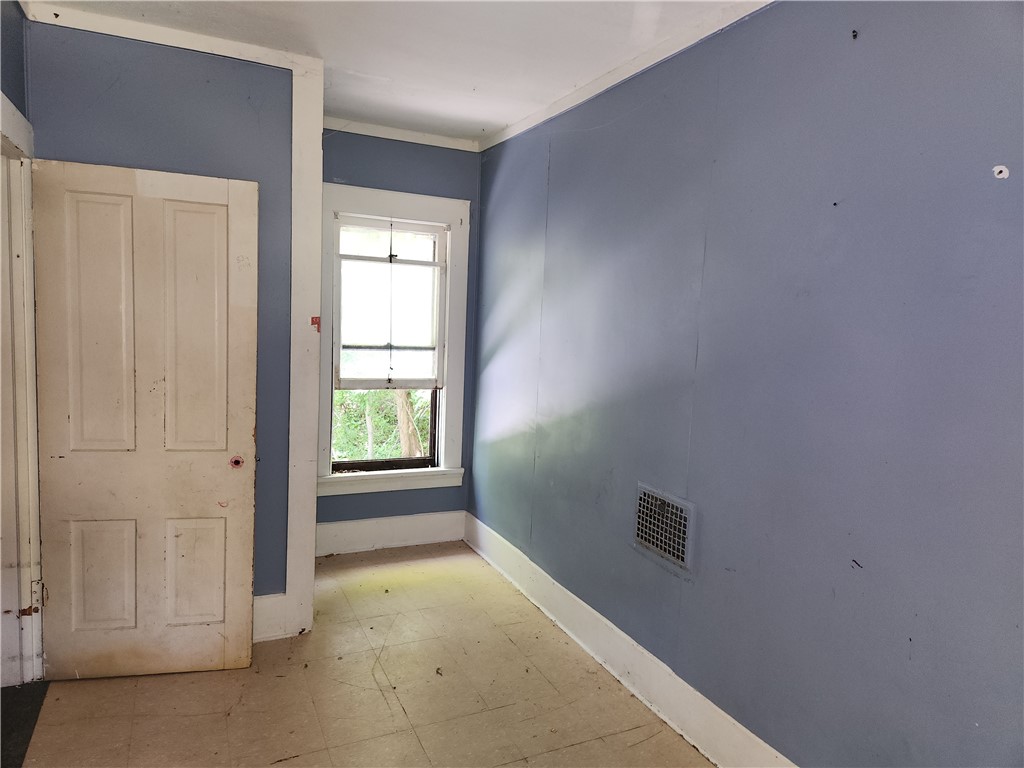 New Castle, Pennsylvania 16101, United States, 4 Bedrooms Bedrooms, ,2 BathroomsBathrooms,Residential,Pending,176269