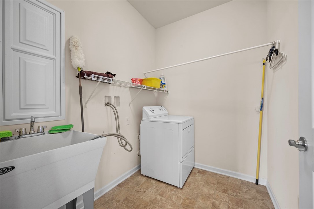 Ohio Twp, Pennsylvania 15143, United States, 2 Bedrooms Bedrooms, ,2 BathroomsBathrooms,Residential,Active,102309