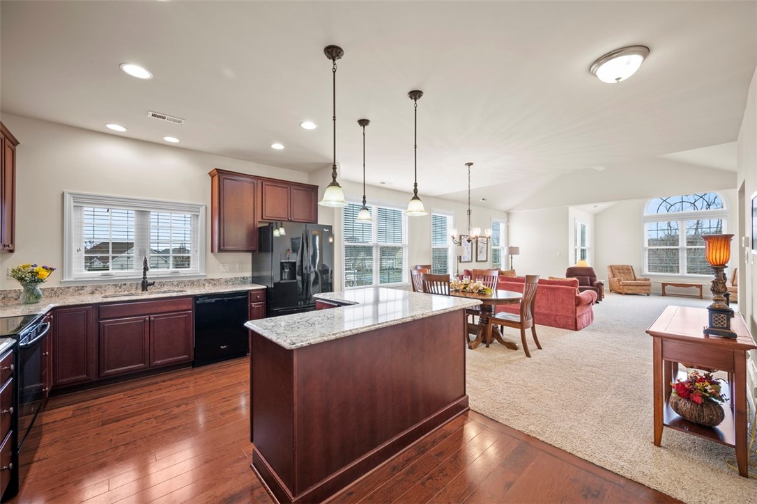 Ohio Twp, Pennsylvania 15143, United States, 2 Bedrooms Bedrooms, ,2 BathroomsBathrooms,Residential,Active,102309