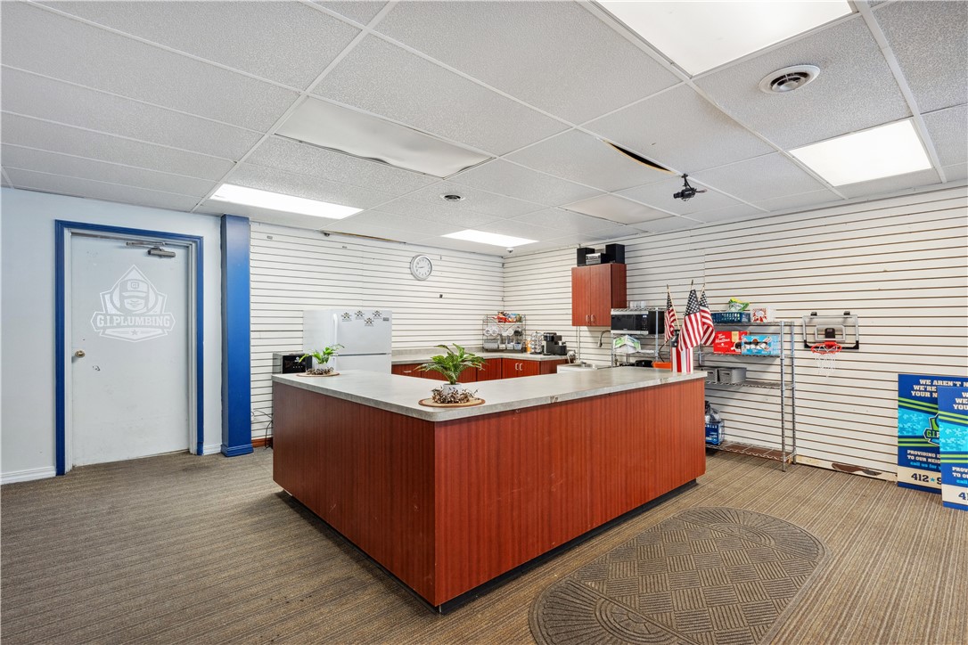 Castle Shannon, Pennsylvania 15234, United States, ,Commercial,Contingent,120281