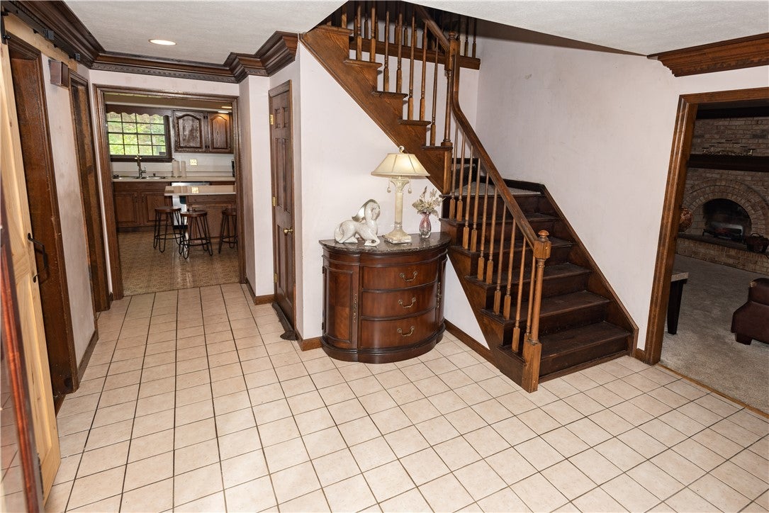 302 High Oaks Ct