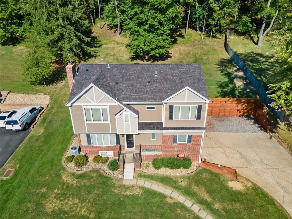 2467 Trotter Dr
