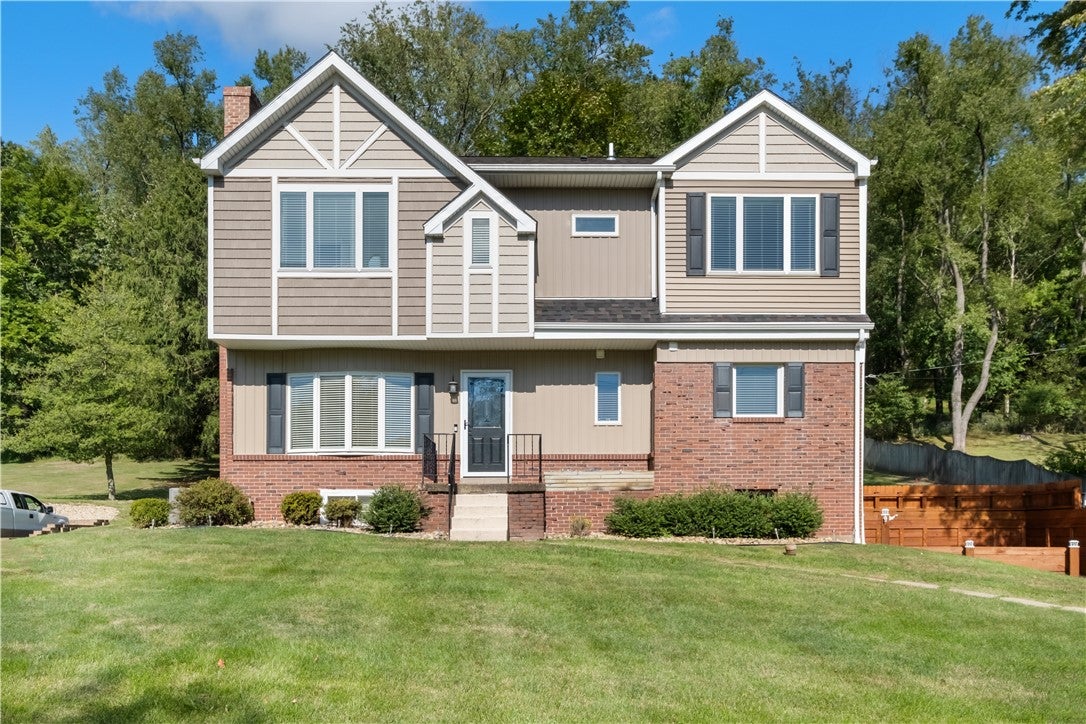 2467 Trotter Dr