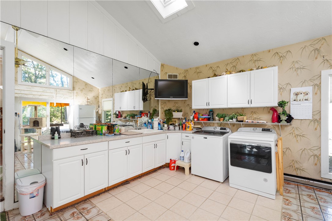 Jefferson Hills, Pennsylvania 15025, United States, 4 Bedrooms Bedrooms, ,4 BathroomsBathrooms,Residential,Active,229113