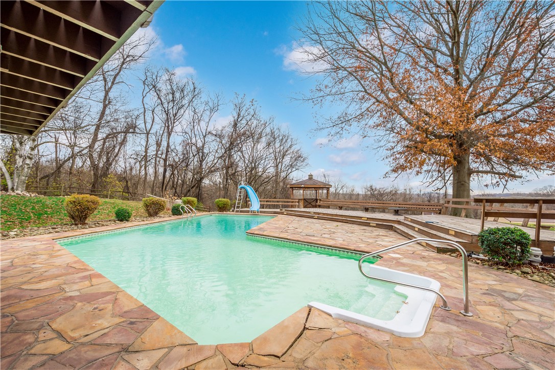 Jefferson Hills, Pennsylvania 15025, United States, 4 Bedrooms Bedrooms, ,4 BathroomsBathrooms,Residential,Active,229113