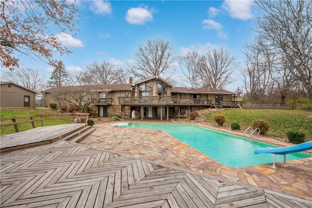 Jefferson Hills, Pennsylvania 15025, United States, 4 Bedrooms Bedrooms, ,4 BathroomsBathrooms,Residential,Active,229113