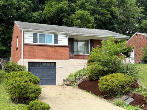 Photo of 324 Dorothy Dr, Pittsburgh, PA 15235 (MLS # 1762083)