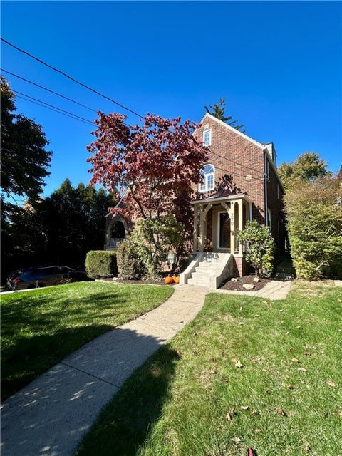 Photo for 270 Shadowlawn Ave