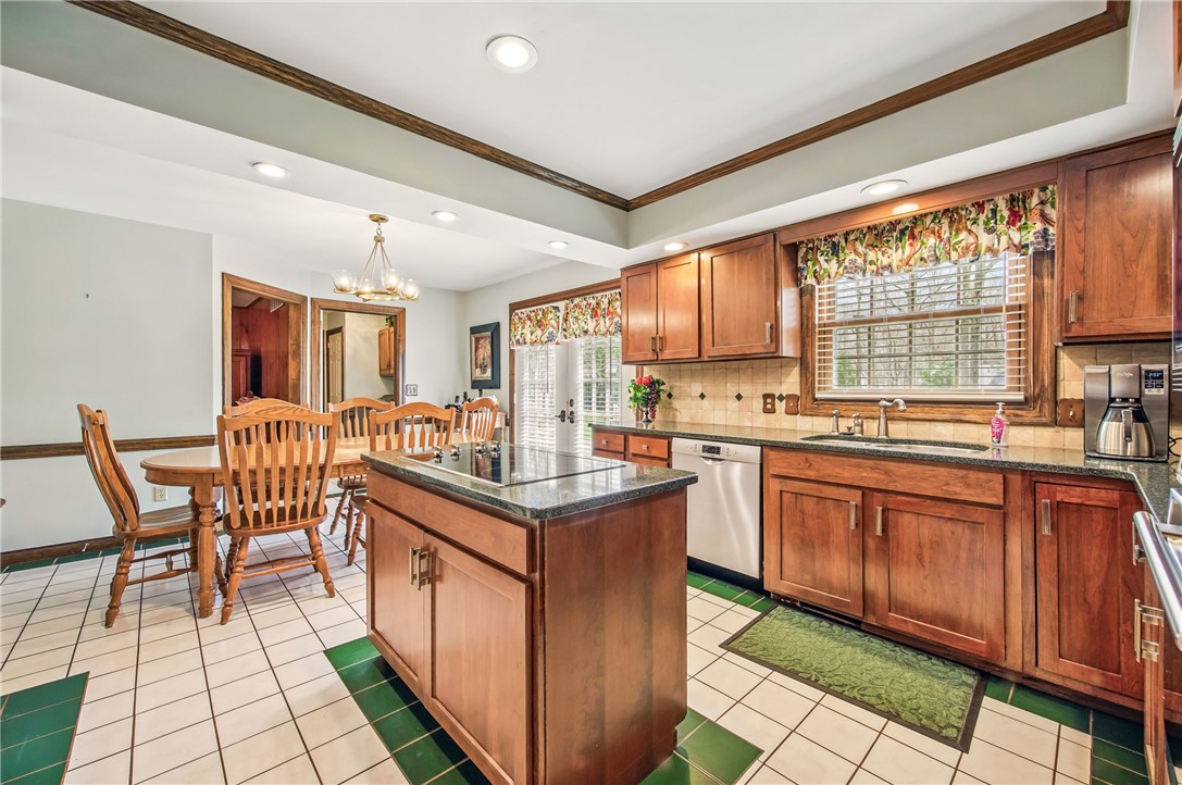 689 Tanglewood Dr Dr, Hermitage, Pennsylvania image 9