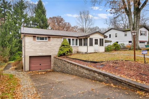 Photo of 34 Sterling Dr, Coraopolis, PA 15108 (MLS # 1732156)