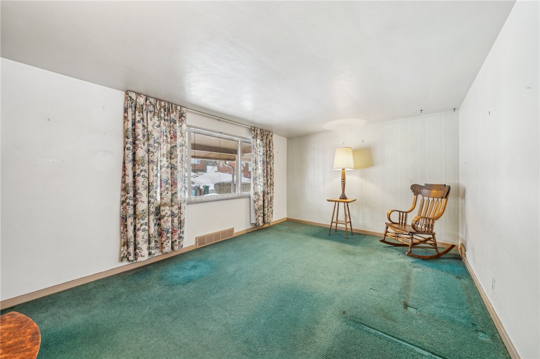 2409 Poinsettia Dr Dr, White Oak, Pennsylvania image 5