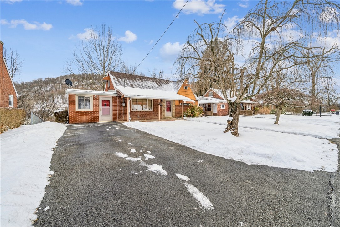 2409 Poinsettia Dr Dr, White Oak, Pennsylvania image 2