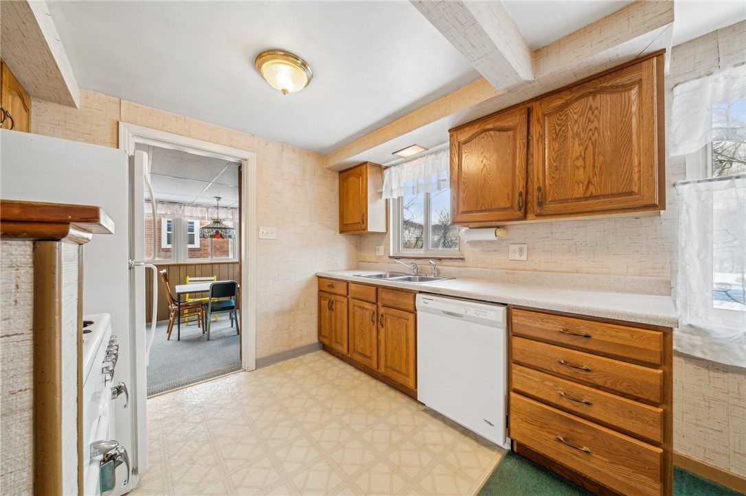 2409 Poinsettia Dr Dr, White Oak, Pennsylvania image 8