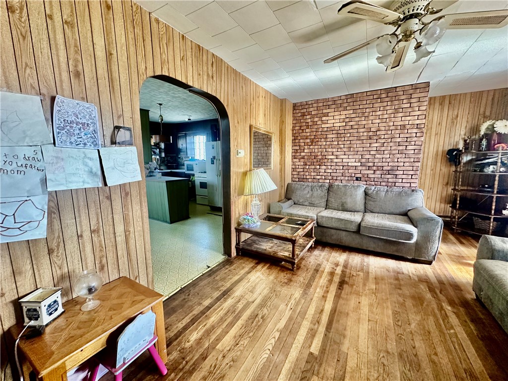 Pulaski Twp - Bea, Pennsylvania 15066, United States, 4 Bedrooms Bedrooms, ,2 BathroomsBathrooms,Residential,Active,37914