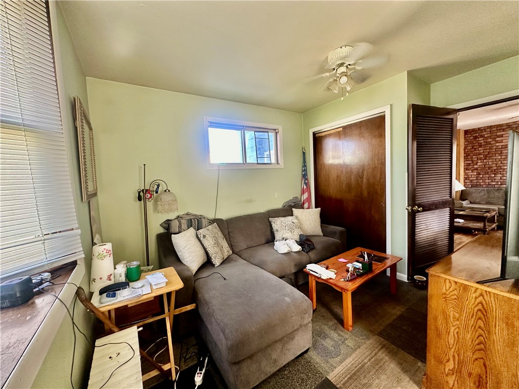 Pulaski Twp - Bea, Pennsylvania 15066, United States, 4 Bedrooms Bedrooms, ,2 BathroomsBathrooms,Residential,Active,37914