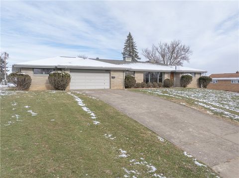 Photo of 4701 Doverdell Dr, Pittsburgh, PA 15236 (MLS # 1733424)