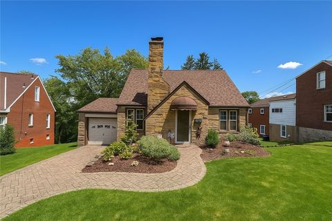 8 Keifer Dr Upper St Clair PA 15241