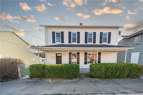 Photo of 322 E Barr St, Mc Donald, PA 15057 (MLS # 1748896)