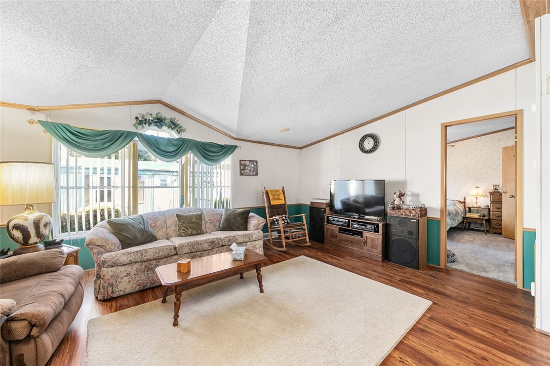 Mt Pleasant Twp, Pennsylvania 15666, United States, 3 Bedrooms Bedrooms, ,2 BathroomsBathrooms,Residential,Active,241004