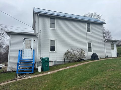 Photo of 122 E Broad St, Rimersburg, PA 16248 (MLS # 1745639)
