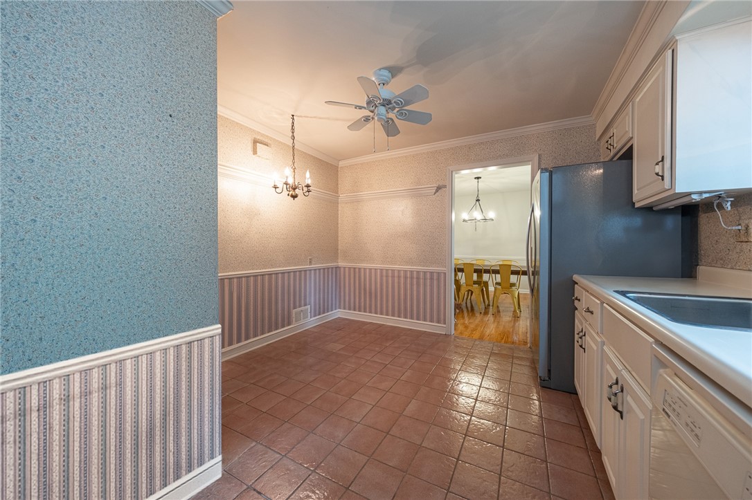 Ross Twp, Pennsylvania 15237, United States, 5 Bedrooms Bedrooms, ,3 BathroomsBathrooms,Residential,Active,190724