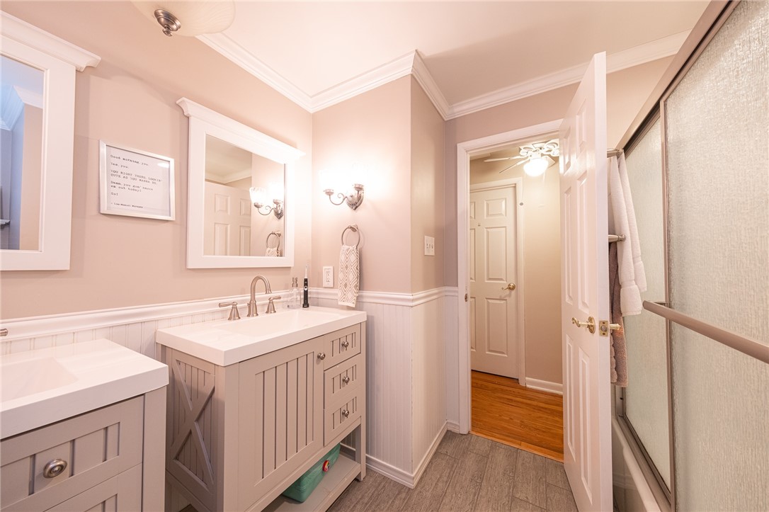 Ross Twp, Pennsylvania 15237, United States, 5 Bedrooms Bedrooms, ,3 BathroomsBathrooms,Residential,Active,190724