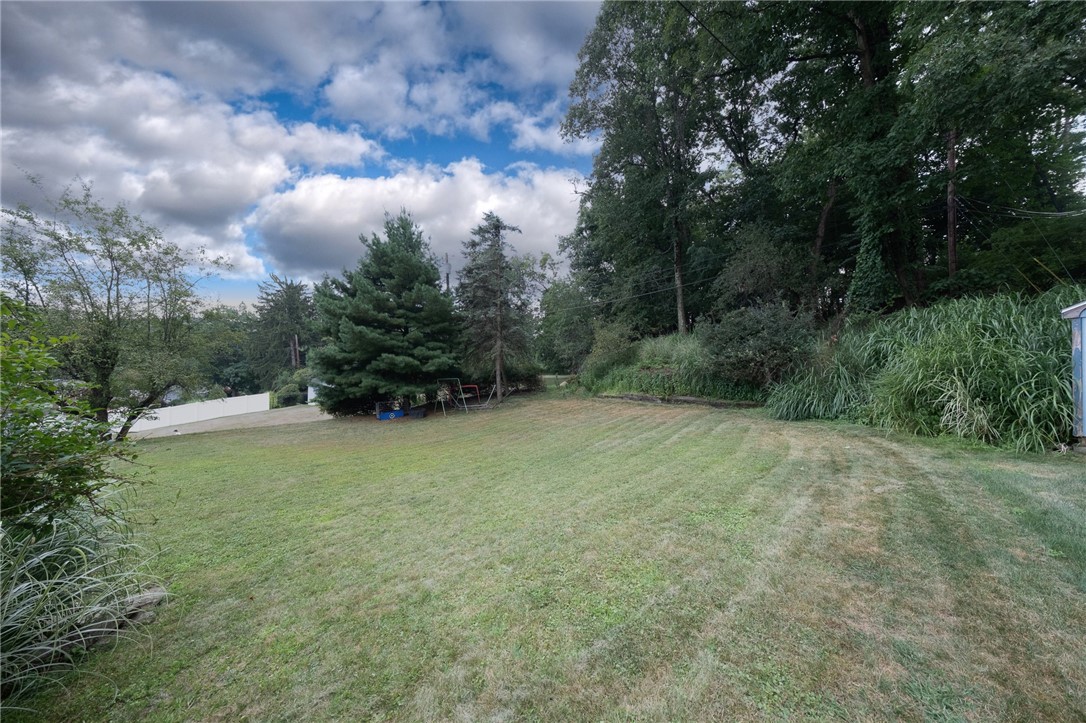 Ross Twp, Pennsylvania 15237, United States, 5 Bedrooms Bedrooms, ,3 BathroomsBathrooms,Residential,Active,190724