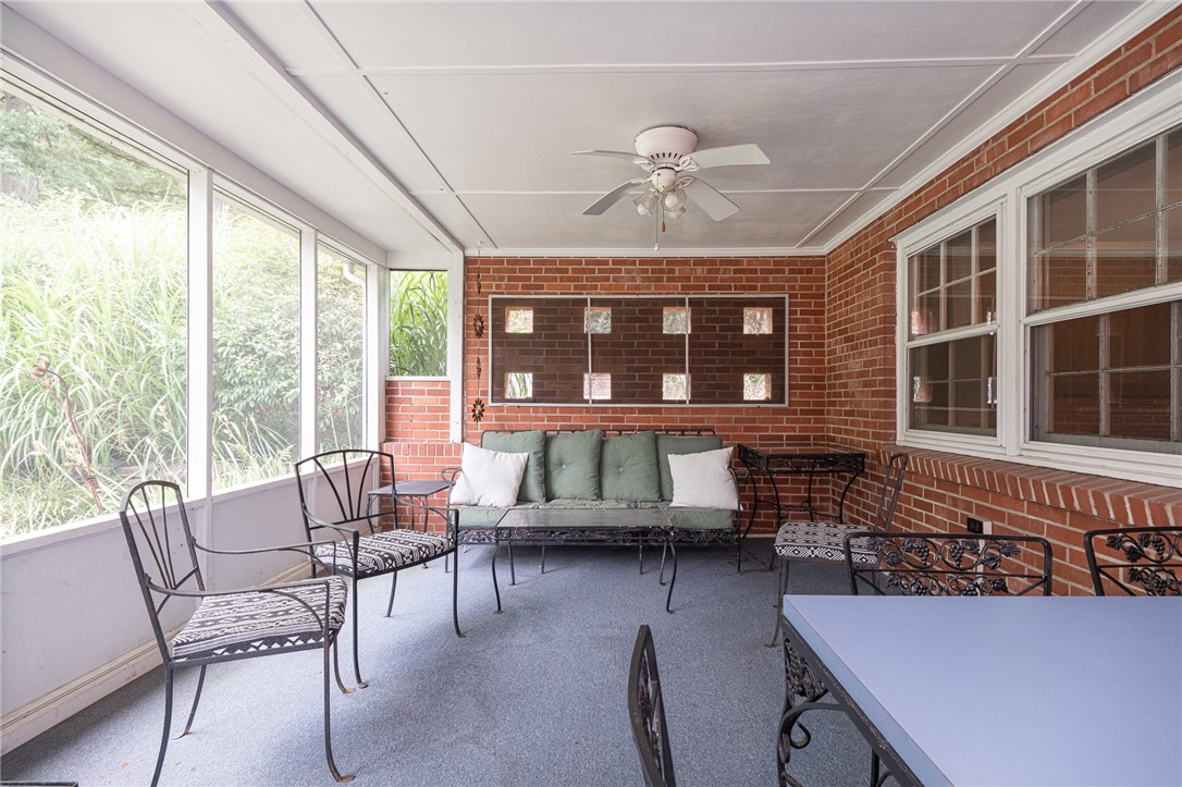 Ross Twp, Pennsylvania 15237, United States, 5 Bedrooms Bedrooms, ,3 BathroomsBathrooms,Residential,Active,190724