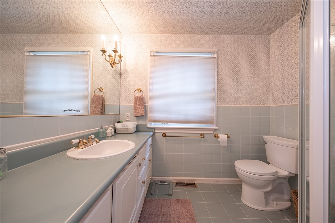 Ross Twp, Pennsylvania 15237, United States, 5 Bedrooms Bedrooms, ,3 BathroomsBathrooms,Residential,Active,190724